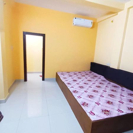 Anand Yatri Grah - Home Stay, Ujjain Zewnętrze zdjęcie