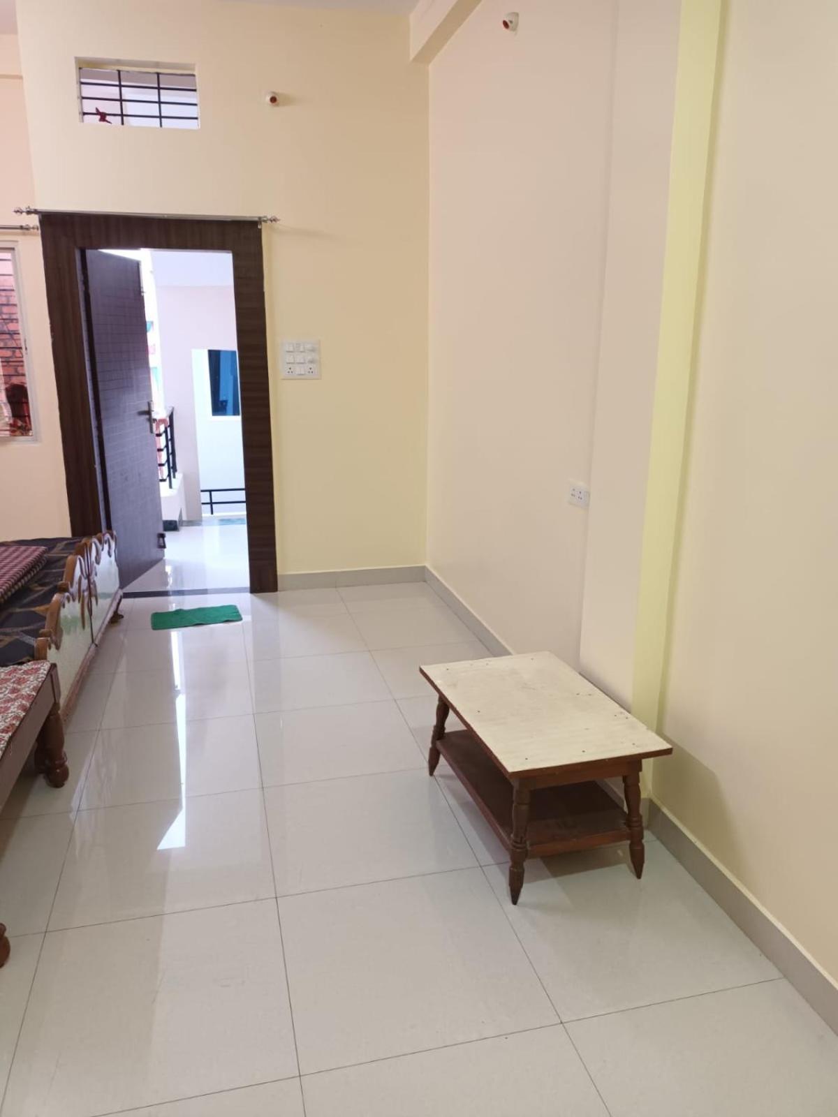 Anand Yatri Grah - Home Stay, Ujjain Zewnętrze zdjęcie