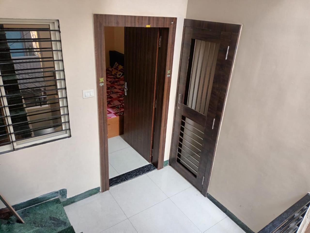 Anand Yatri Grah - Home Stay, Ujjain Zewnętrze zdjęcie