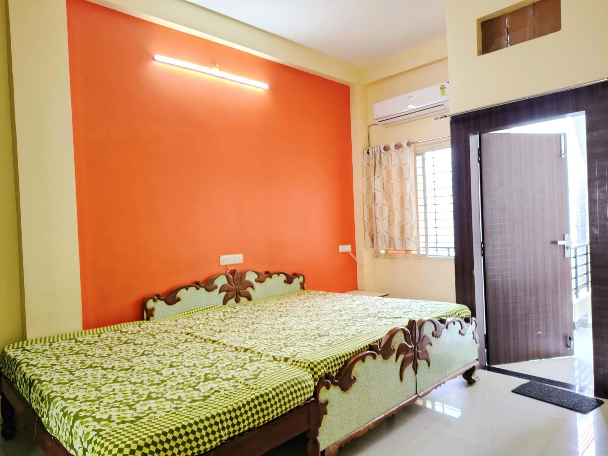 Anand Yatri Grah - Home Stay, Ujjain Zewnętrze zdjęcie