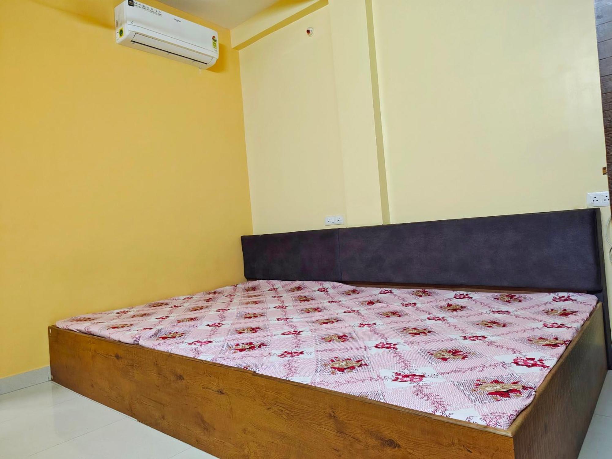 Anand Yatri Grah - Home Stay, Ujjain Zewnętrze zdjęcie
