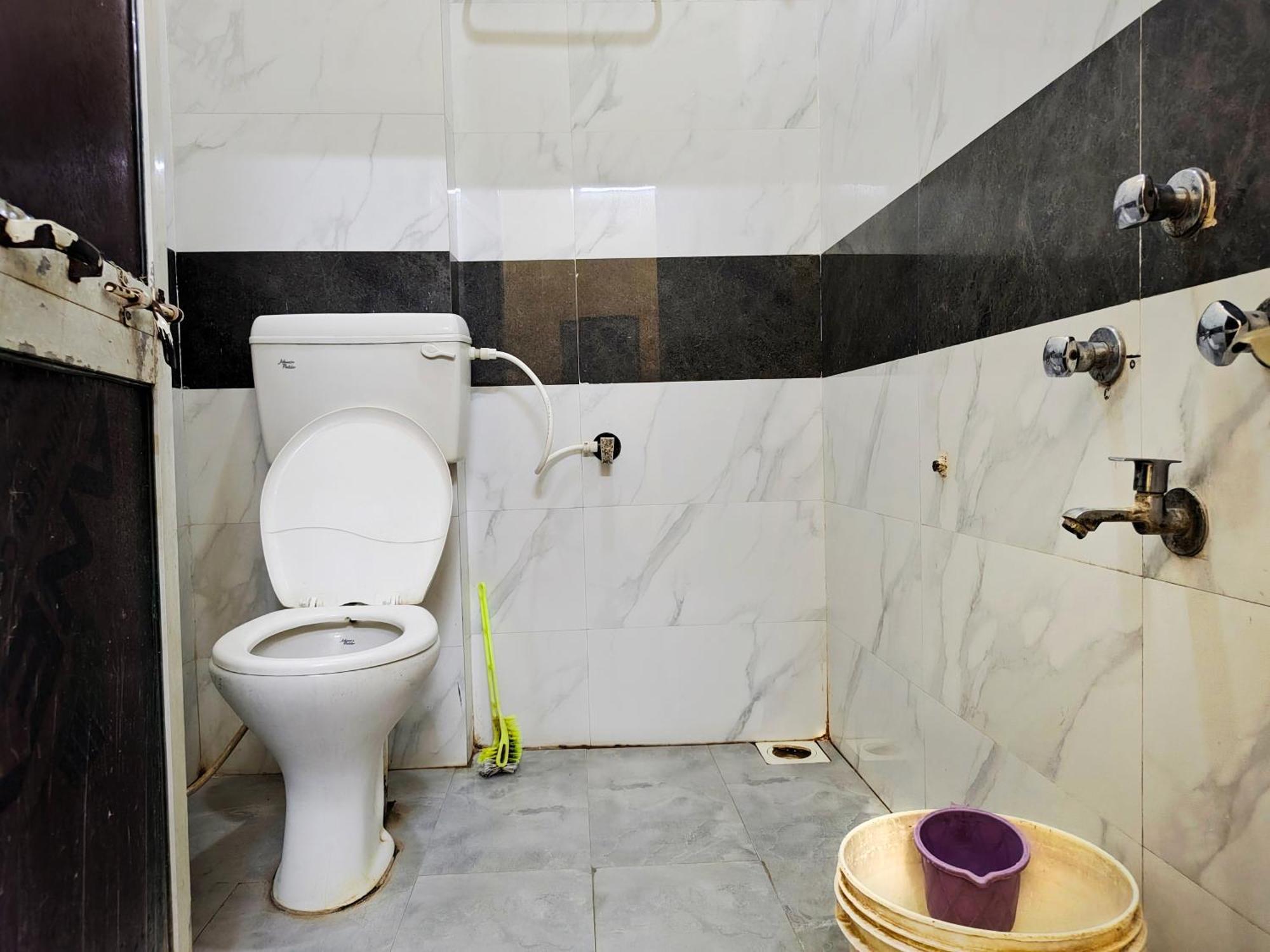Anand Yatri Grah - Home Stay, Ujjain Zewnętrze zdjęcie